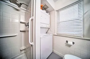 Central 3-Bed Home • Ideal for Families, Shopping, Beaches, Fishing • Dogs OK - Image 3