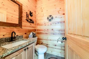 Majestic Oasis - Stunning views, hot tub, fireplace, outdoor fire pit,  Wi-Fi - Image 4
