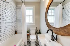 Private Deck & Yard: Pet-friendly Noble Getaway - Image 3