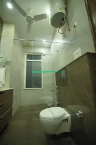 Lime Tree 3BHK Serviced Apartments DLF 5 - Image 2