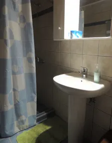 Litet hus med trädgård och trädgård intill 2 underbara stränder - Image 2