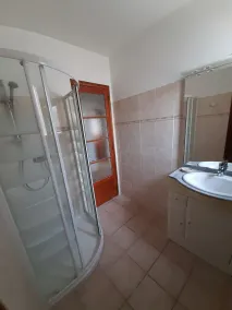 Apartment with view of the Ventoux - Ideal for cyclists - Free private parking - Wifi - Image 2