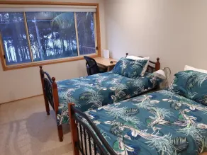 6 Depot Beach Road Beach House - Image 4