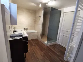 LARGE HOUSE TO SHARE WITH FRIENDS - Image 2