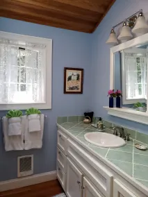 WALK TO ACADIA'S TRAILS, OCEAN FROM THIS QUIET, CHARMING CARRIAGE HOUSE - Image 5