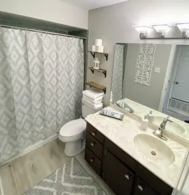 Stylish Condo Baptist H. DWTN 6 Flags River Walk pearl Cantera Sea World Central - Image 3