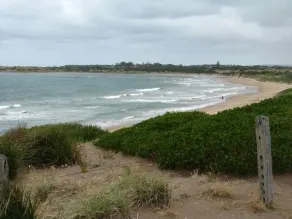 Relaxing cosy shack close to beach - Image 3