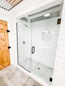 - NEWLY RENOVATED - cabin in gated, mountain community ~ sleeps 6 ~ wifi - Image 4