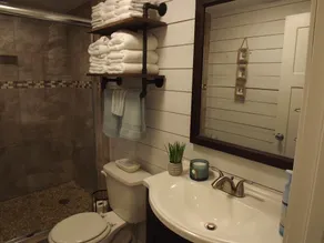 Keys cottage -walk to the strip,Private lot, 2bdr 3rd guestroom detached.Spire - Image 3