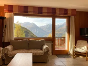 Extérieur: Wohnung im erstenStock des Gebäudes mit balcons, Süd und Nord. Sehr schöne Aussicht – für - Image 5
