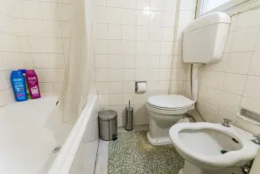 Victoria Queens Paradise Apartments - Image 5