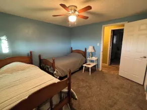 Mountain View Farmhouse; lots of extras! - Image 5