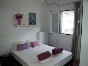 Enticing Villa in Loutra with Private Pool & Garden near Beach - Image 3