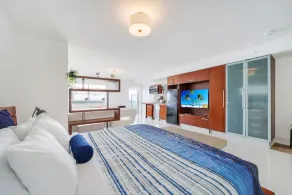 Strand Ocean Drive Suites - Image 2
