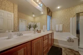 Fantastic Gilbert Location with Lovely HEATED/CHILLED Pool and Spa on Greenbelt! - Image 5