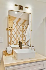 Serene Modern Yurt w/ Wi-fi, Hot Tub and Mountain Views - Image 4