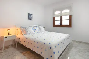 Beautiful Holiday Home \"Salitre\" Close to the Beach with Wi-Fi, Balcony & Terrace - Image 5