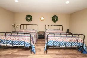 Lincoln’s Loft - Hawthorne Suite Downtown Lincoln, IL  - Image 4