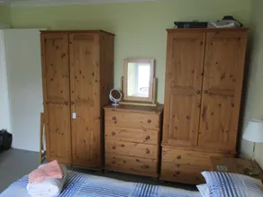 Luxury apartment just yards from the beach sleeps 6 - Image 4