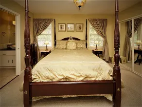 Beautiful Townhome 10 min from Charleston & Beaches, Pool, Tennis Court! - Image 4