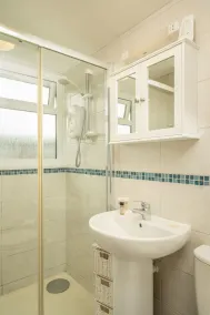 A beautiful light and comfortable holiday Chalet - Image 2