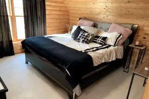Beautiful Log Cabin on 34 Acres at Mark Twain Lake! - Image 3