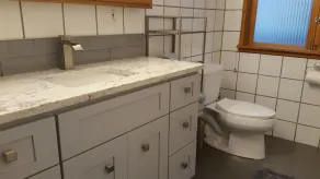 Riverfront Retreat Remodeled Kitchen 3BR & Hot Tub - Image 4