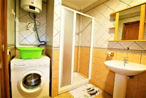 Nice, confortable et spacieux appartement avec une belle vue, \"la mer\" en arrière-plan - Image 3