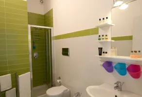 Privat villa 10 meter fra havet parkering wifi grill 4 badeværelser 4 soveværelser - Image 4