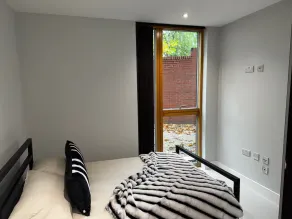 Sheffield City Comfort Apartment - Image 4