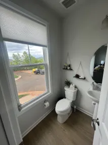 Beautiful New Townhome with Mountain Views. Close to downtown! - Image 2