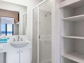 Exceptional ocean views in Sunshine Beach - Image 3