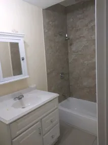 Spacious 1-bedroom retreat in Harlem - Image 3