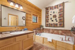 Chalet avec jacuzzi, piscine et barbecue - Image 5
