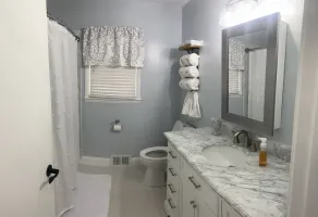 Newly renovated home! One block from Back of the Dragon-Close to downtown Marion - Image 3