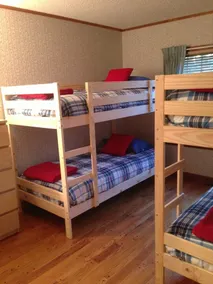 Lakefront Getaway: Scenic Retreat Close to Many Attractions - Image 5