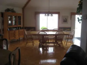 Large 4-Season Waterfront Cottage. Multi-family and Pet-Friendly! - Image 2