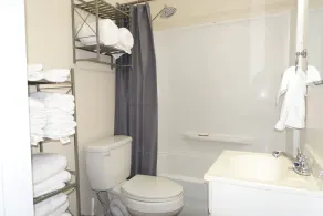 The College Cottage - Entire Home - Image 2