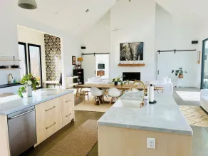 FAB MODERN BARN  w/heated pool, views & 21+ acres - close to UVA & Vineyards! - Image 2