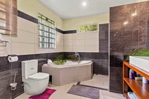 Modern Villa with Pool & Garden - Image 3