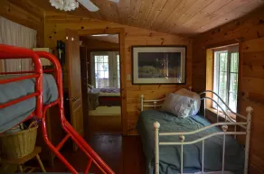 Adorable family lakefront Cottage On Quiet lake in Muskoka - Image 4