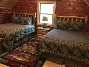 Trumpeter Lodge ligger vid stranden av Little Red River, Heber Springs, Arkansas - Image 3