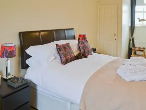 4 bedroom accommodation in Warkworth - Image 5