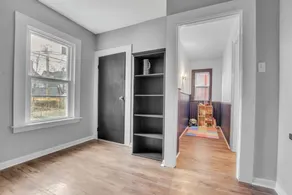 Large Charming Victorian Oasis in Elmwood Village - Image 2