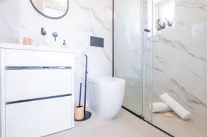 Spacious Villa: Jacuzzi, Cinema & Heatable Pool - Image 4