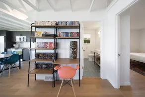 Modern Waterfront Stay - Stunning Lake Views - Image 4