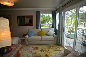 Chambre principale spacieuse, salle de bain privée et entrée, terrasse, barbecue, 2 d min, 2 par max. - Image 4