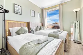 2 Bed Apartment Sleeps 7 Comfort Style Combined - Image 5