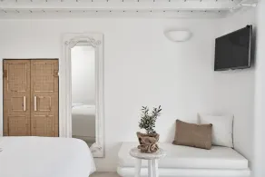 Amazing Mykonos Suite | Superior Suite | Sea View and Interior Spa Bath - Image 3