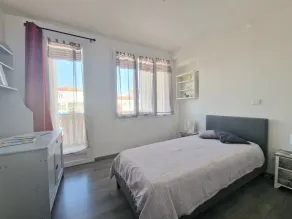 apt90m2    refait a neuf centre ville/plage - Image 4
